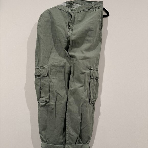Levi’s Women’s Cargo Pants - Picture 1 of 8